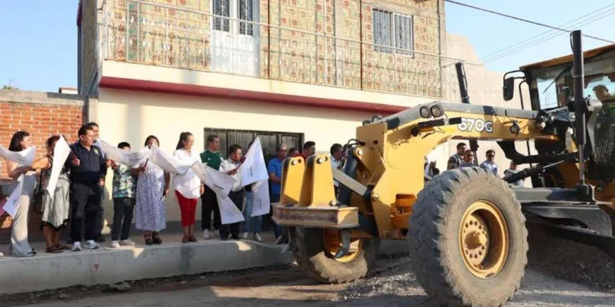 Atlixco mejora calles y educación: Ariadna Ayala impulsa obras clave en Crucero El León