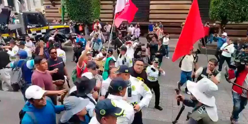 CNTE denuncia represión tras bloqueo para ingresar al Zócalo de CDMX