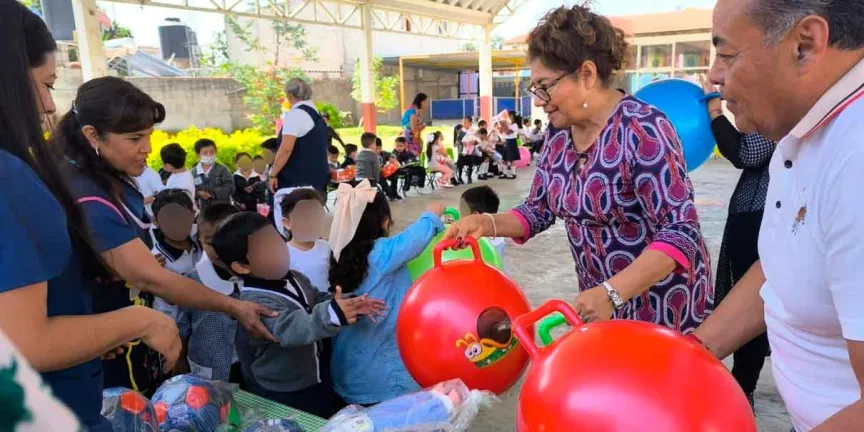 DIF Cuautlancingo lleva alegría a niñas y niños del municipio por el Día de la Niñez