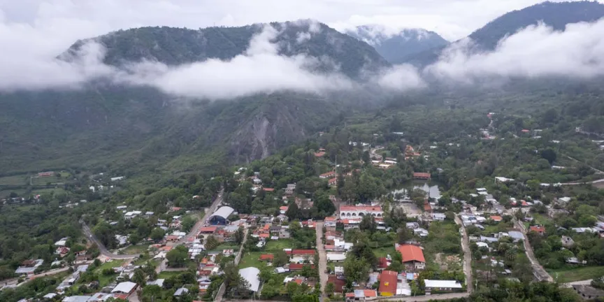 Entre neblina y historia: así es Guelatao de Juárez, Oaxaca cuna de Benito Juárez