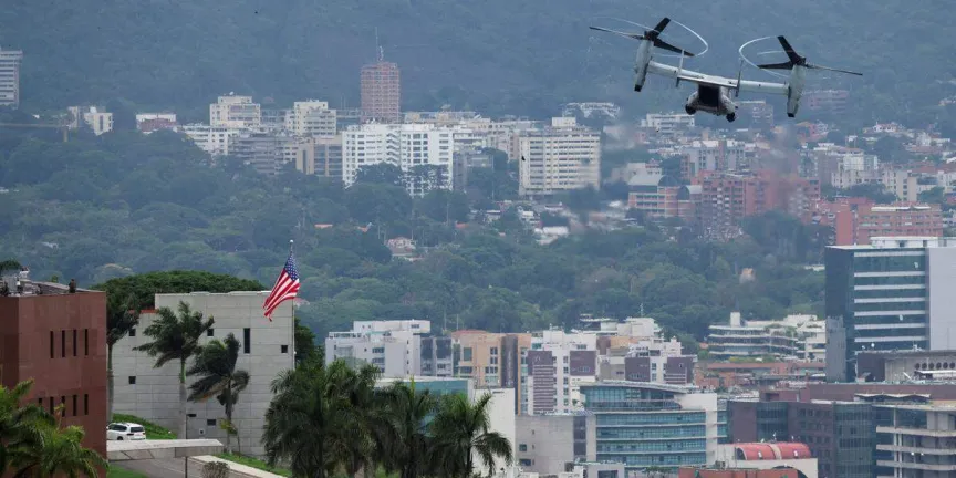El Comando Sur despliega helicópteros y buques en Venezuela ante el silencio del gobierno interino