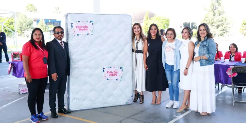Lupita Cuautle celebra a madres sanandreseñas con entrega de obsequios en escuelas