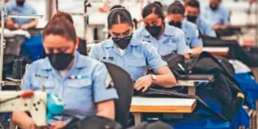 Laboratoria alerta que maternidad sigue ampliando la brecha laboral de género