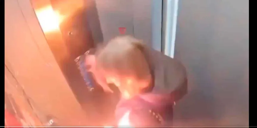 VIDEO. Batería portátil explota dentro de elevador en Rusia y desata momentos de pánico