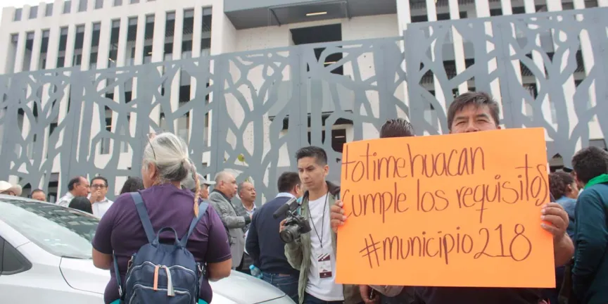 Néstor Camarillo acusa a Morena de frenar la municipalización de Totimehuacan en Puebla
