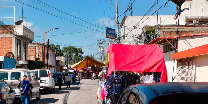 Motorateros asaltan autobús que ingresaba al tianguis de Texmelucan 