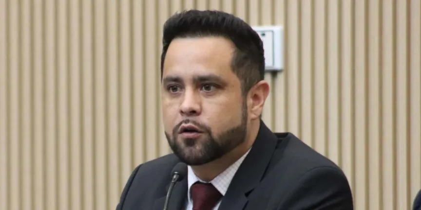Diputado de Morena se desmarca de señalamientos de líder tianguista