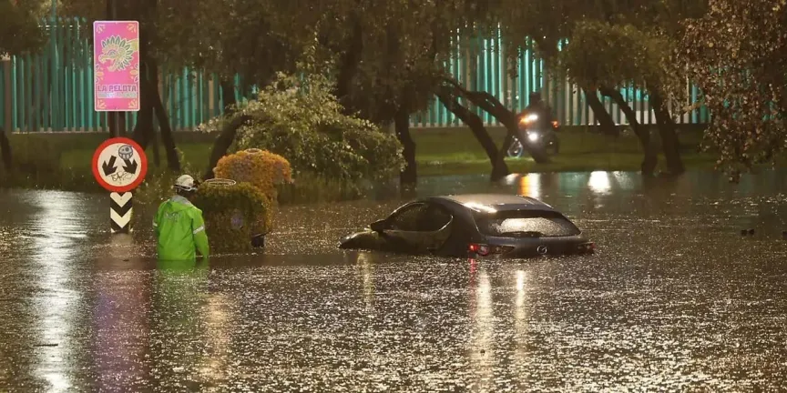 Lluvia colapsa sur de la CDMX; inunda Hospital Psiquiátrico de San Fernando