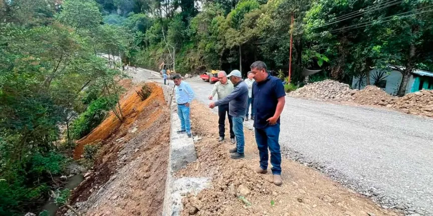 Supervisan obra de reconstrucción de puente en Huauchinango 
