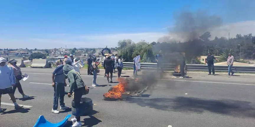 Protesta en la México-Puebla por desaparición de Maricela Ruiz paraliza el tránsito