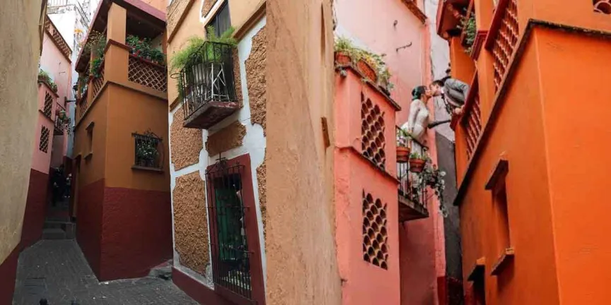 Visitar el Callejón del Beso: la guía definitiva para descubrir el sitio más famoso de Guanajuato