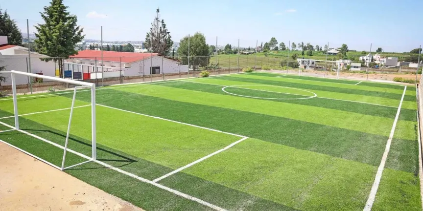 Rehabilitación de la cancha deportiva del Bachillerato 5 de Mayo al 90%