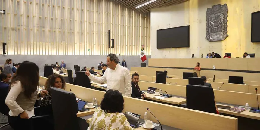 Armenta propone reducir regidores en Puebla