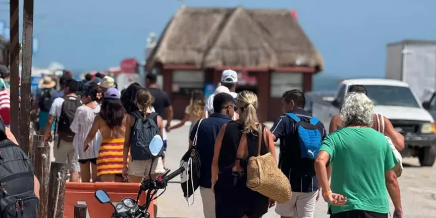 Denuncian cobros ilegales en Tulum; empresarios y turistas acusan abusos de autoridades