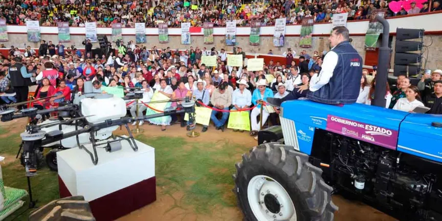 Gobierno Estatal transforma en grande el campo de la Sierra Norte