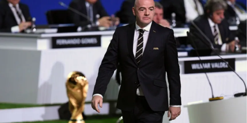 Infantino bajo presión: polémica por plan de inversión privada en la FIFA