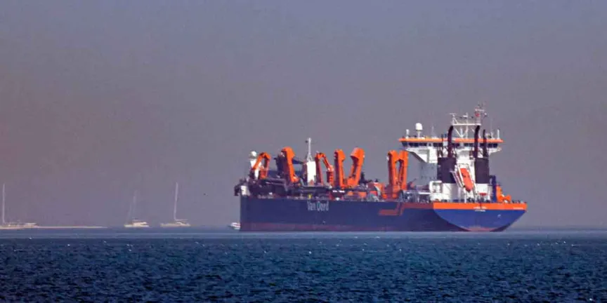 Irán cierra el Estrecho de Ormuz y desafía a Trump