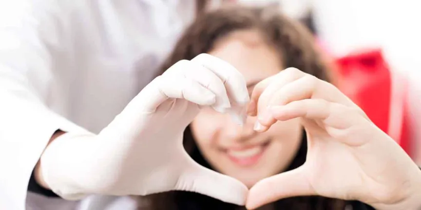 La felicidad también puede enfermar el corazón, según un estudio médico