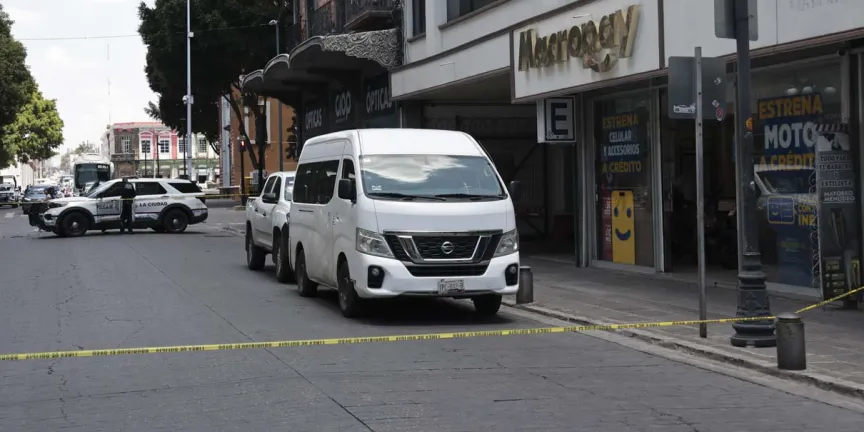 Muere oficial de la Policía Auxiliar en negocio del Centro Histórico de Puebla