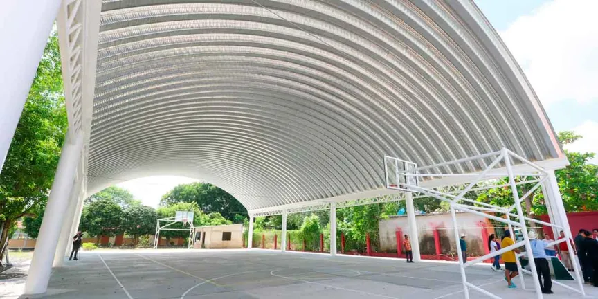 Gobierno de Puebla reconstruye escuelas afectadas por "Jerry" y fortalece infraestructura educativa
