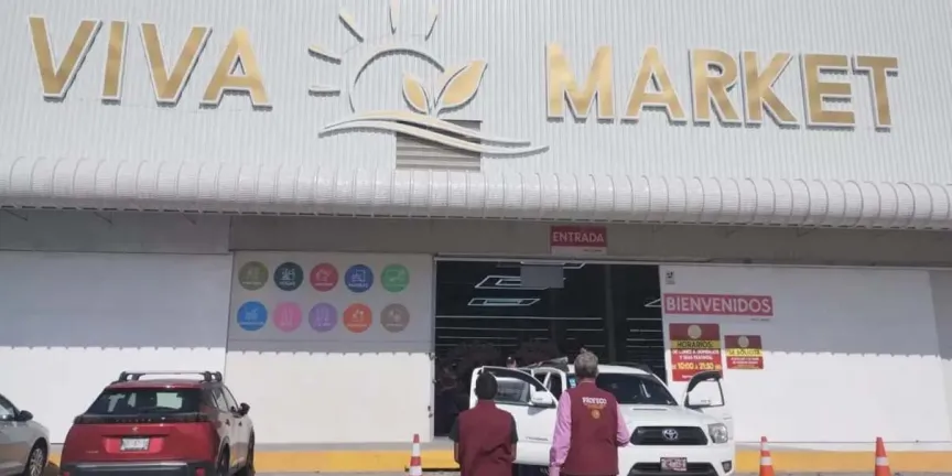 Profeco asegura mercancía asiática sin etiquetado en Viva Market