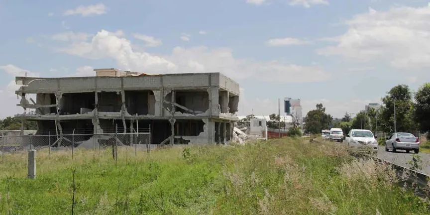 Avala tribunal continuar demolición de construcciones ilegales en La Covadonga