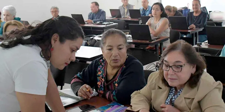 Universidad para Adultos ampliará su oferta y llegará a regiones de Puebla