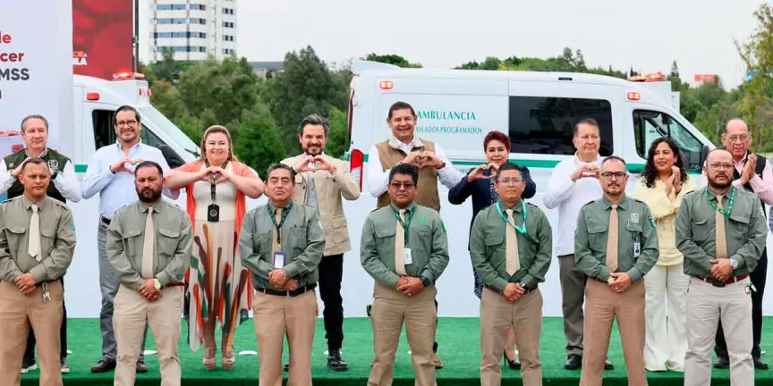 Ocho ambulancias reforzarán atención y traslados del IMSS en Puebla