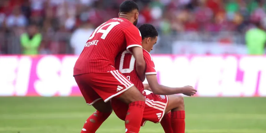 Jamal Musiala se desploma en el Bayern vs Leipzig por golpe de calor