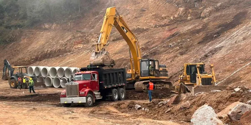 FxM denunció práctica común que alcaldes acaparen obras con sus empresas