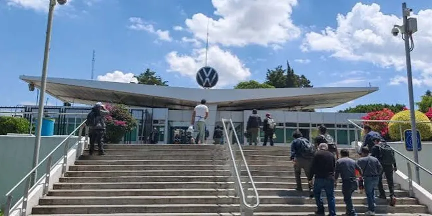 Acordaron tres días más para negociar alza salarial 2026 en Volkswagen 