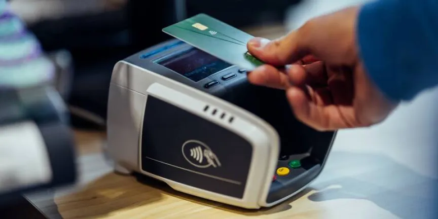 Cómo funciona el “Toque Fantasma”? La SSPC advierte sobre robos sin contacto a tarjetas bancarias