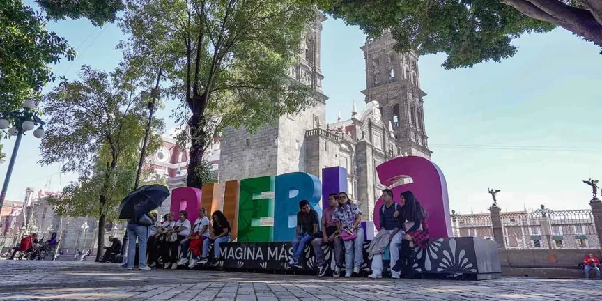 Caída del turismo nacional pone presión sobre hoteles y comercios de Puebla