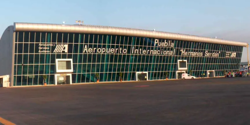 Volaris cancela vuelos en Puebla ante baja demanda