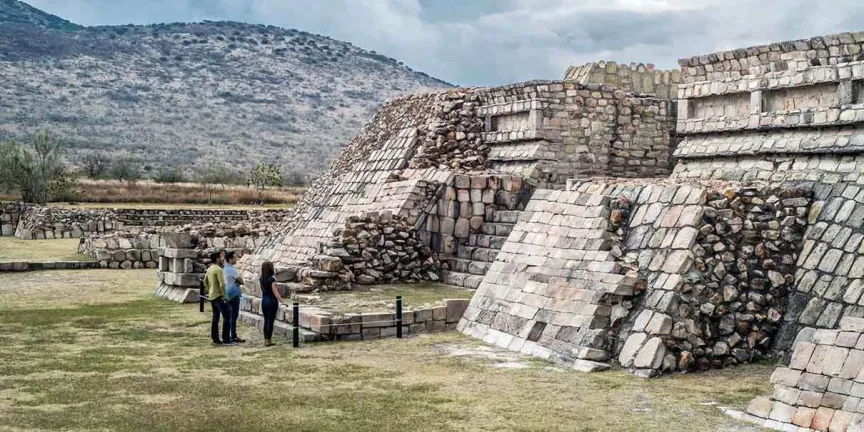 Plazuelas: 20 años entre petrograbados y ciudades de piedra