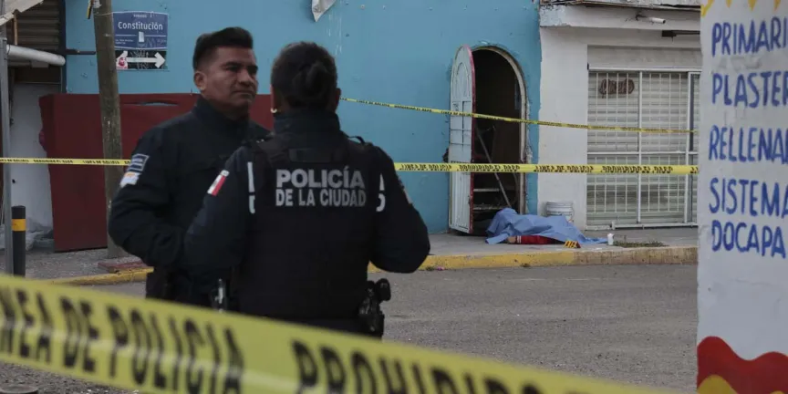 Ataque desde motocicleta en Puebla Textil deja un muerto y dos heridos