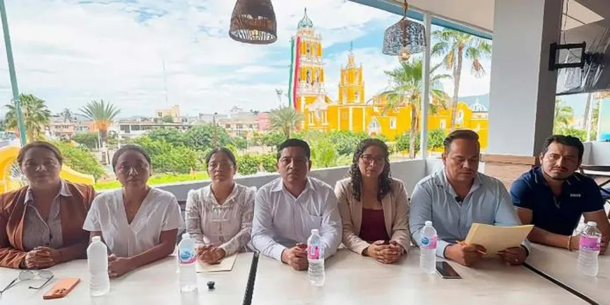 Renuncian regidores y síndico en Acatlán y solicitan revocación de la alcaldesa