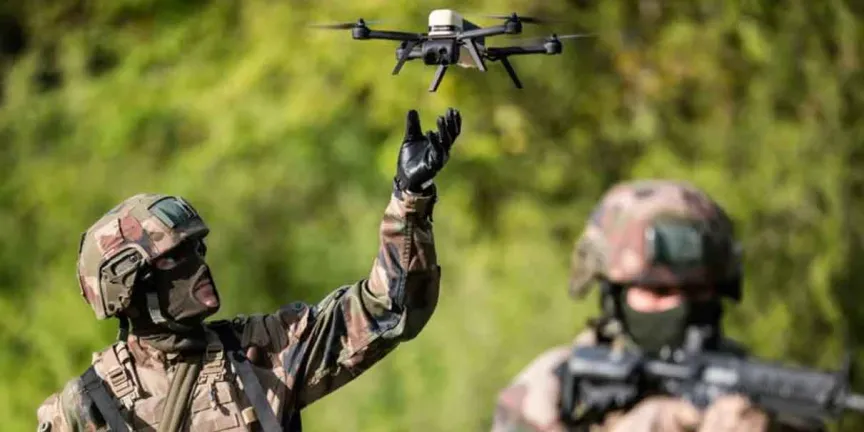 Traficantes de personas vigilan rutas con drones; EU neutralizó más de 300