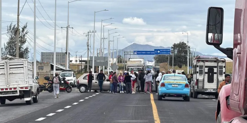 Tras protesta y bloqueo carretero, vuelve el tianguis en Chalchicomula