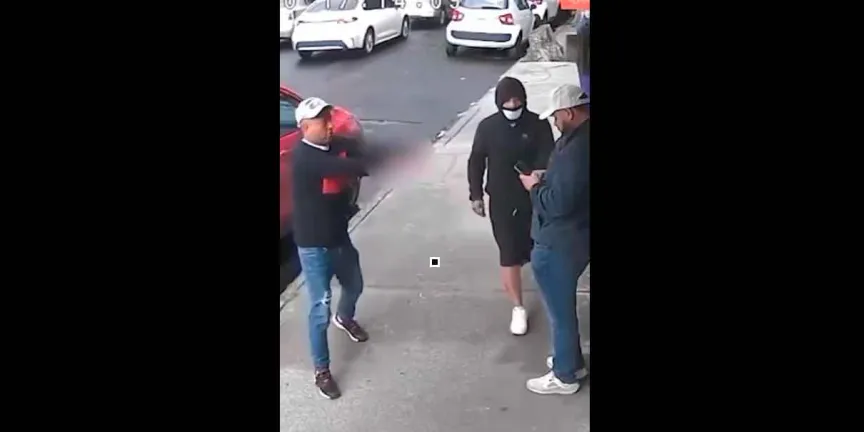 Ladrones regresan y encañonan a hombre para robarle celular. VIDEO